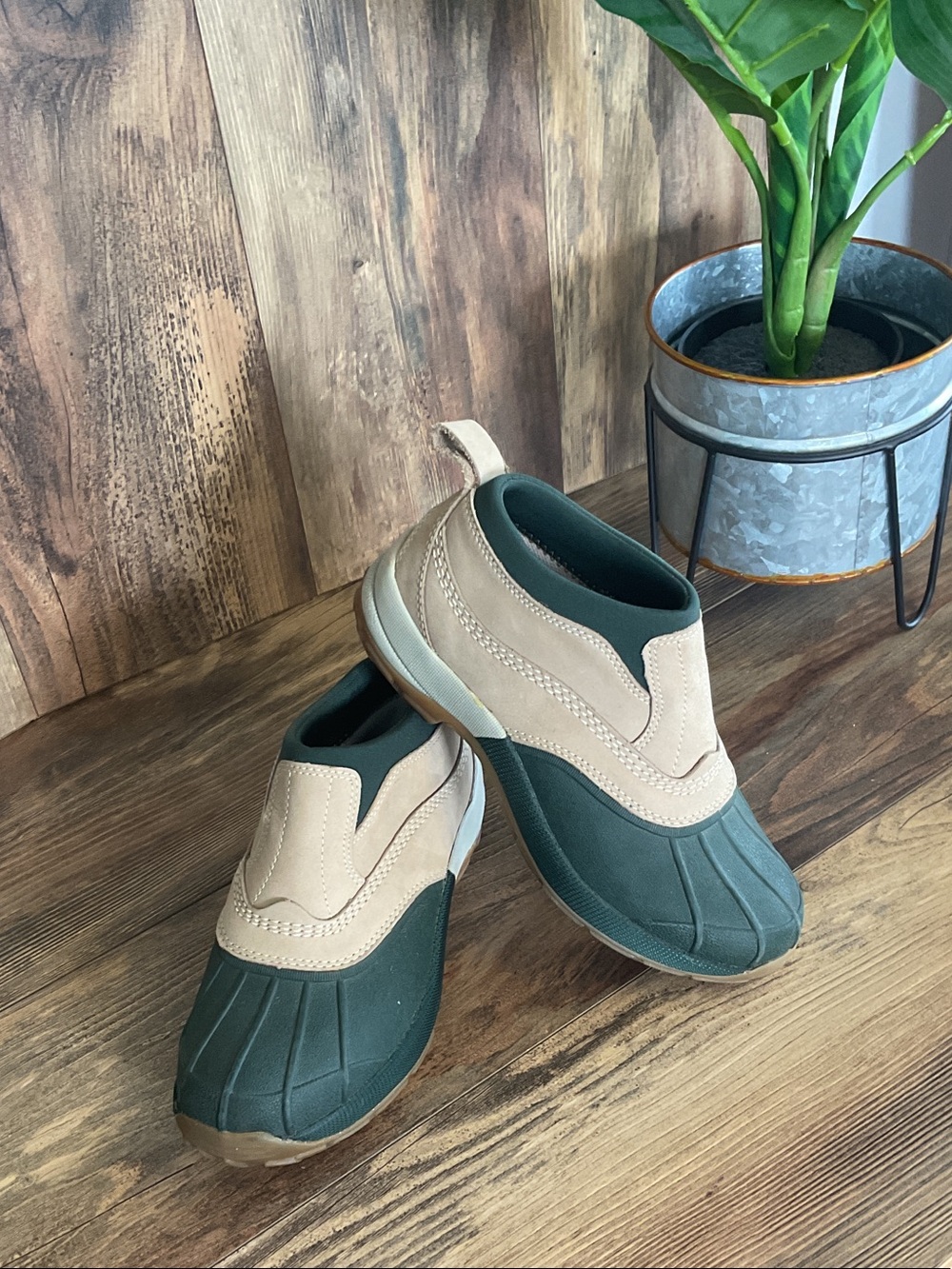 L.L. Bean Storm Chaser Waterproof Slip-On Duck Boots Women's 8M
